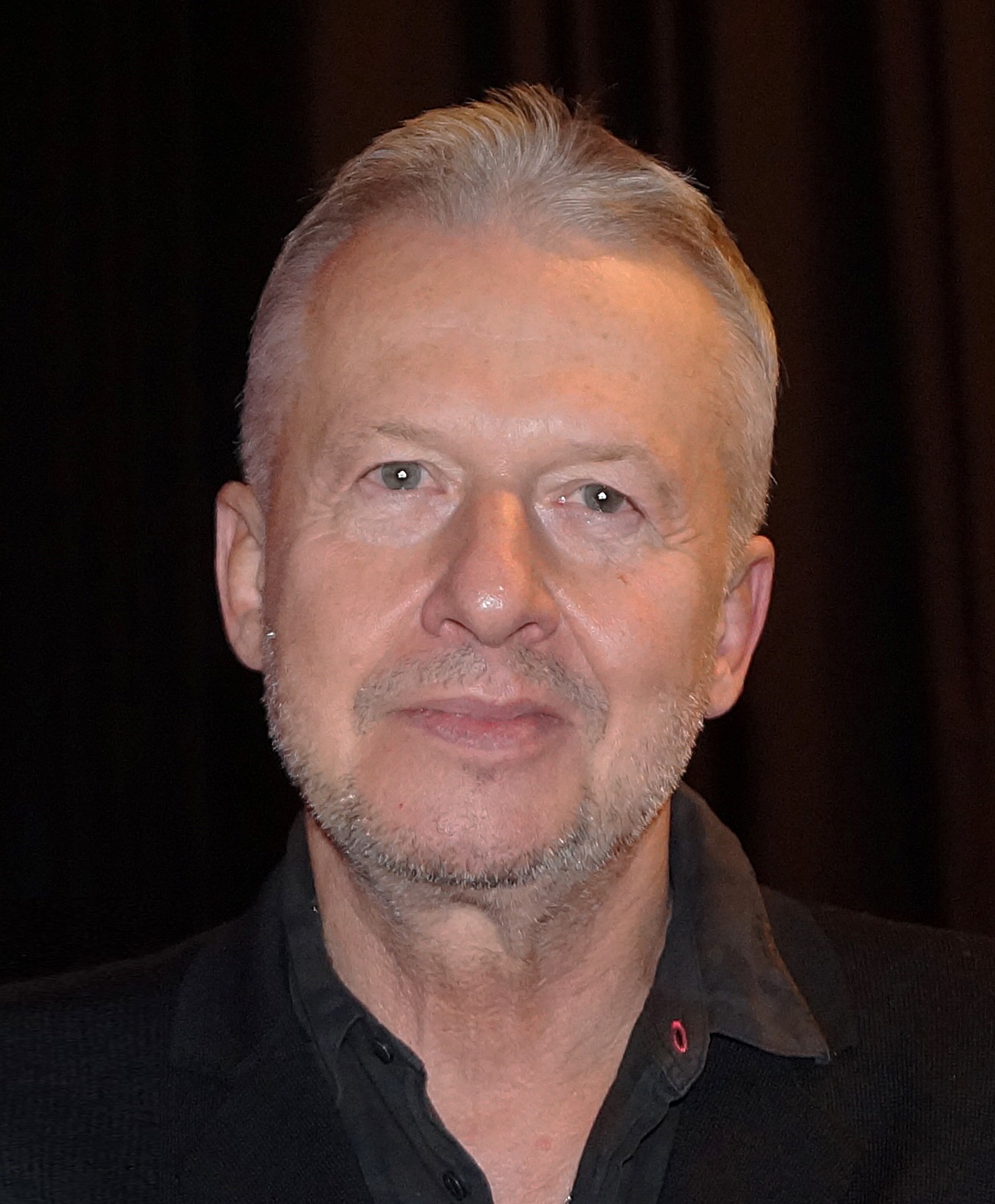 Czy przez cały czas działa „w imię zasad”?