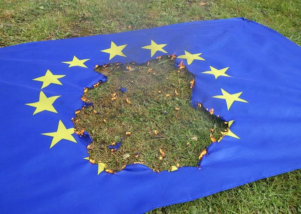 Burning EU flag 20180930